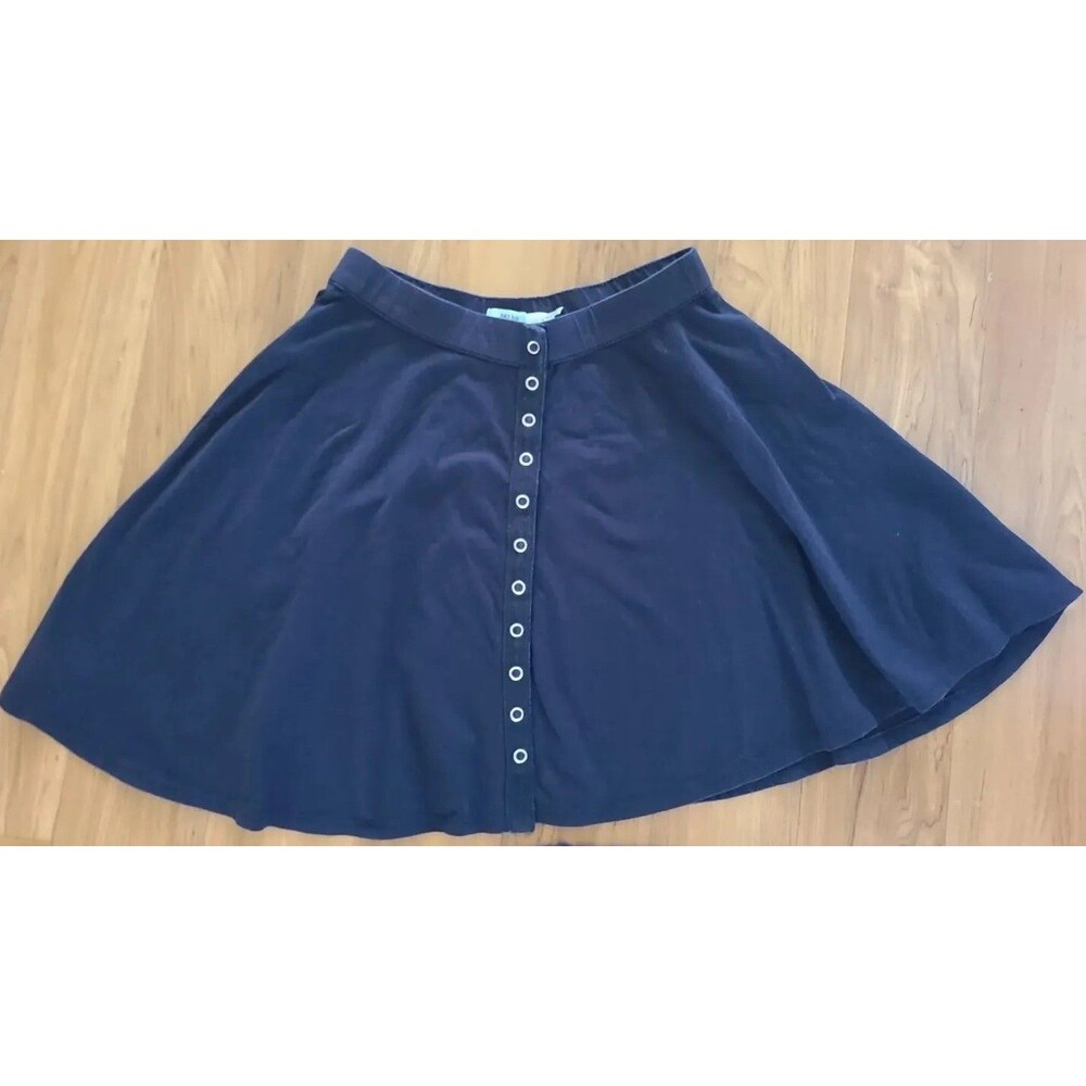 KIMCHI BLUE Women's Jrs Size S Mini Skirt, Black Snap Button Front